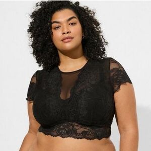 Torrid lace short sleeve crop top, Size 3/3X, black
